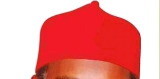 Emir of Kano, thousands of other Muslim faithful attend Tofa's burial