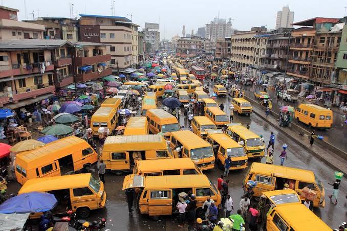 Lagos gov’t to tax commercial bus drivers N290,000 annually