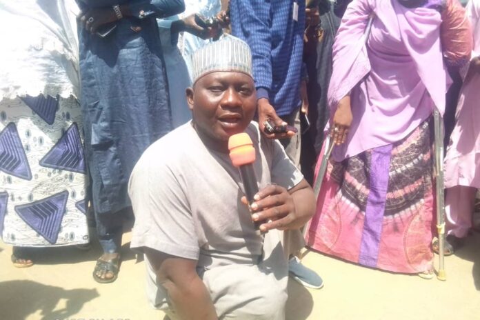 Senator Goje launches project 'Zero Hunger' in Gombe, assists disabled