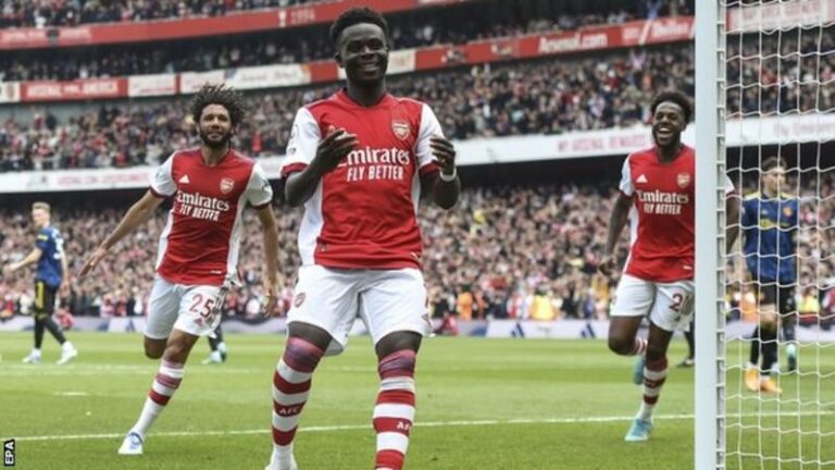 Arsenal beat Man Utd to stay fourth in Premier League