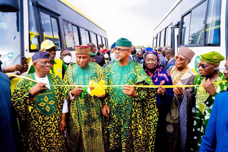 Amaechi commissions bus mass transit scheme in Ogun (photos)