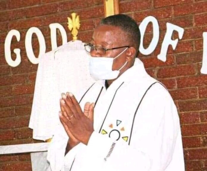 Catholic priest commits suicide after receiving strange phone call