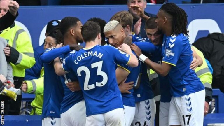 Everton in safety zone after victory over Chelsea