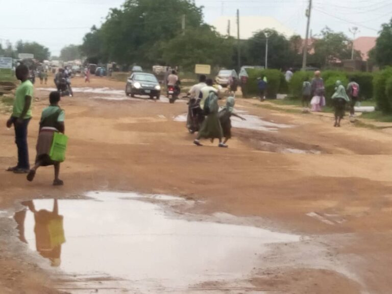 Residents lament deplorable state of roads in Gwagwalada (Photos)