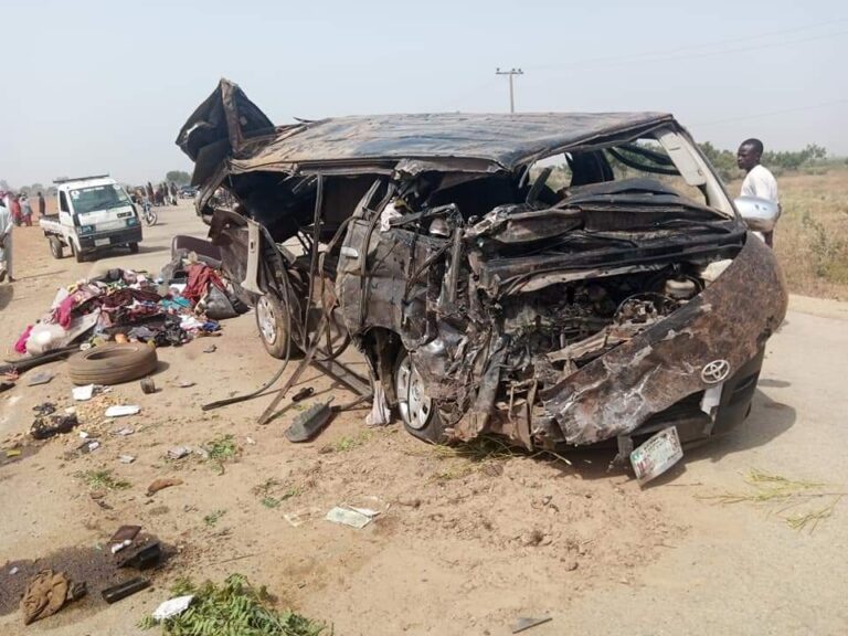 13 passengers burnt to ashes following auto crash in Kano