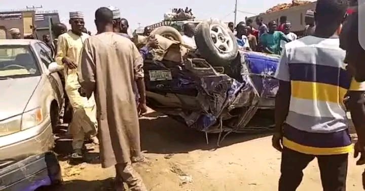 Eleven dead as laterite-loaded tipper crashes in Yola