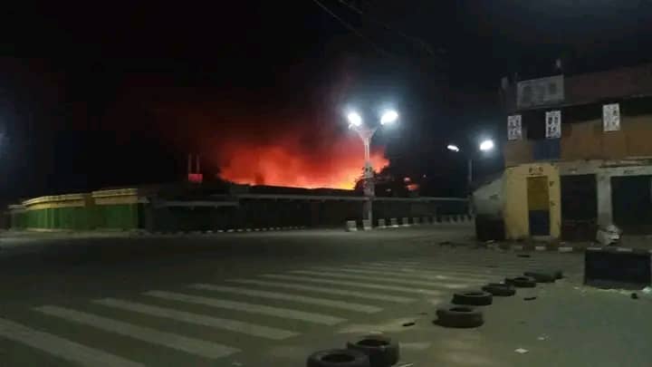 Fire razes Monday Market in Maiduguri (Photos & Video)