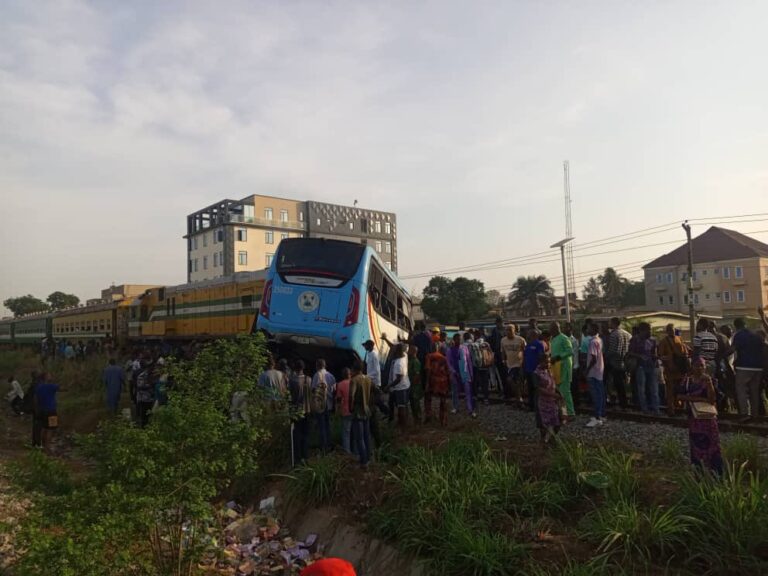 Train collides with BRT bus in Lagos (Photos)