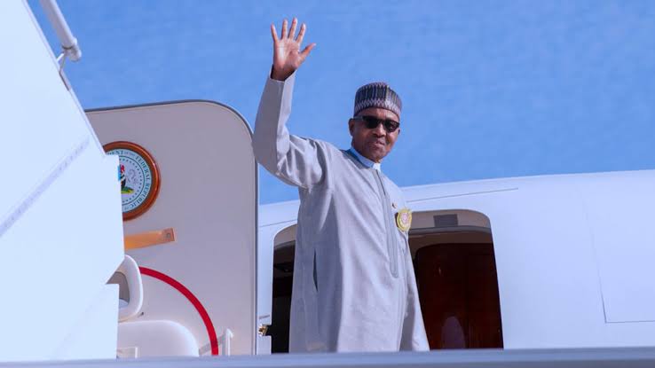 Buhari departs Eagle Square to Daura