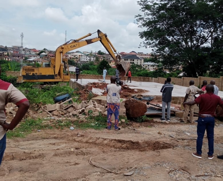 Oyo Govt. demolishes illegal structures at Olunloyo GRA