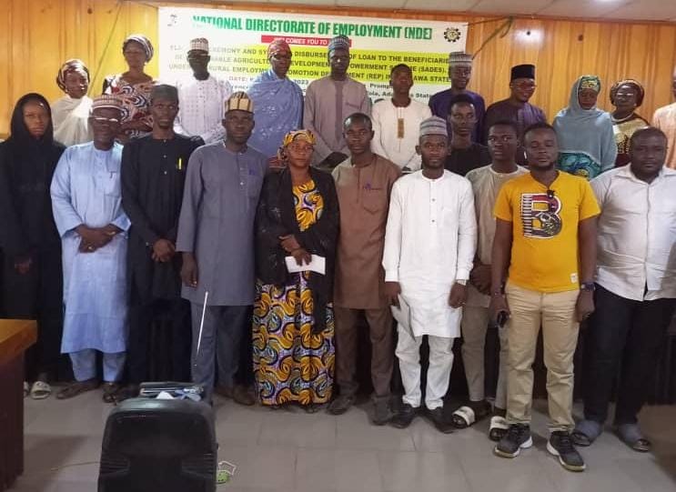 NDE disburses N1.9 million to 19 unemployed youths in Adamawa