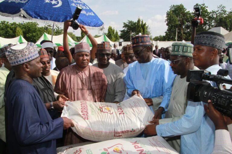 Gov. Buni inaugurates sales of affordable fertiliser to Yobe farmers