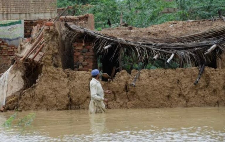 Flash floods in Pakistan leave six dead, nine injured