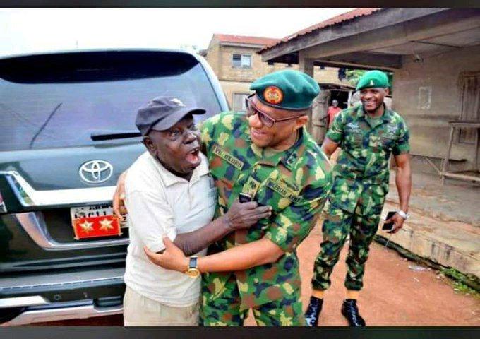 Heartwarming Reunion: Maj Gen. VT Okoro visits retired superior who showed him kindness in Jos