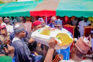 Lawan receives warm welcome in Yobe, prepares to distribute 9,000 bags of grains