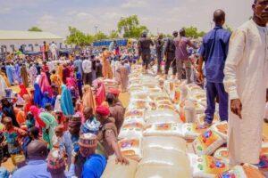 Lawan receives warm welcome in Yobe, prepares to distribute 9,000 bags of grains