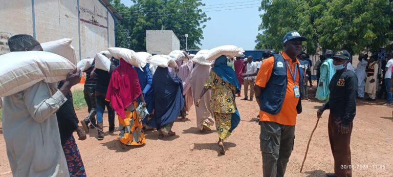 Yobe distributes palliatives to 6,800 less-privileged persons in Potiskum