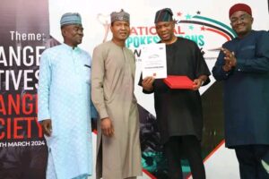 Customs honored with National Award for regulatory compliance (Pictures)