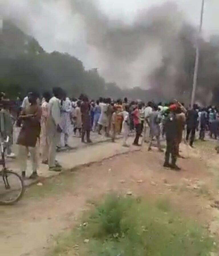 Angry protesters storm residence of Buhari, Emir of Daura's palace (Video)