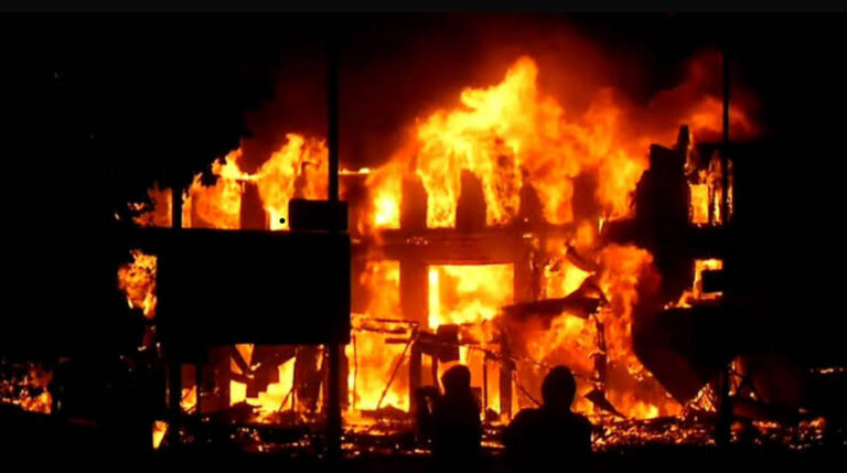 39 shops burnt as fire razes Abuja’s Kaura market