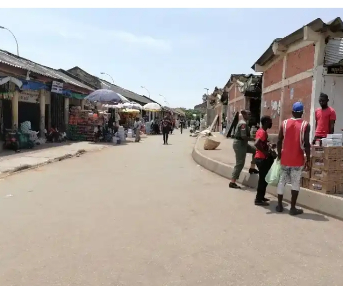 Traders close down shops as violence erupts in Wuse market