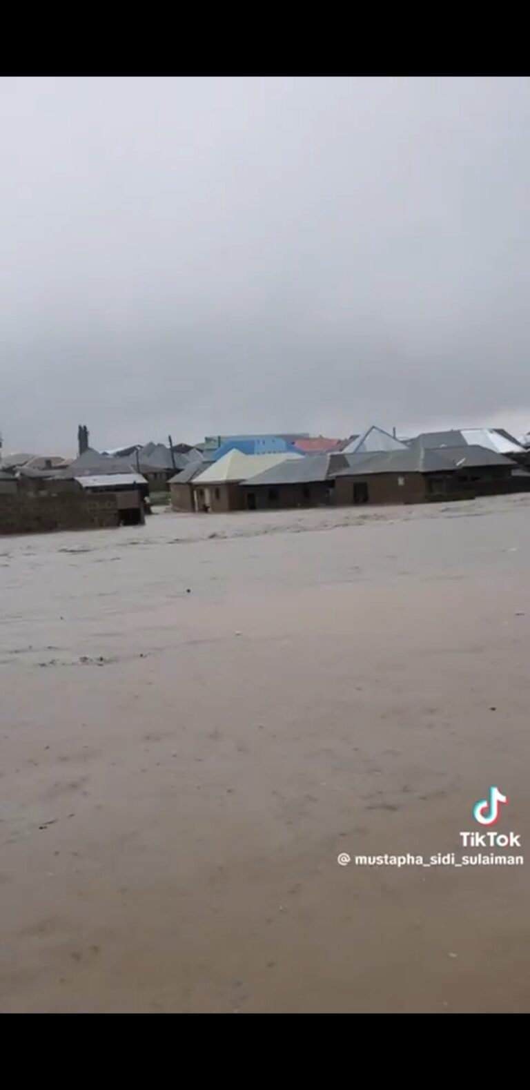 Flood hits Zaria community, washes away cemetery, destroys over 200 houses (video)