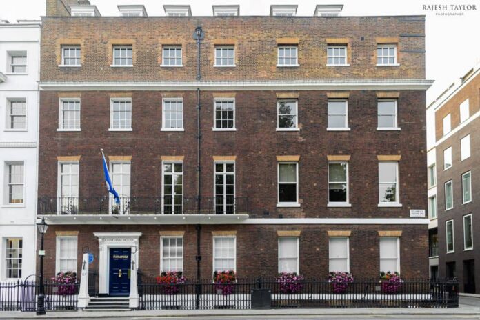 The Institute of International Affairs, Chatham House; 10 St James's Square.