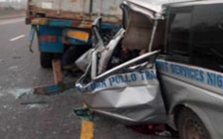 10 die in Lagos bus collision with truck