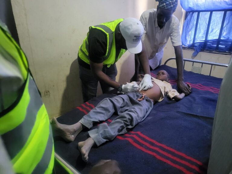 Madakin Gudi Foundation offers medical assistance to sick Almajiri boy (Pictures)