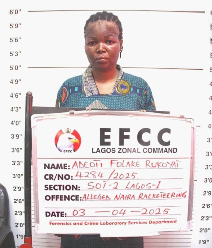 EFCC arraigns ex-convict, 1 other for hawking naira