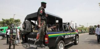 Wheelbarrow pusher kills colleague over customer's goods