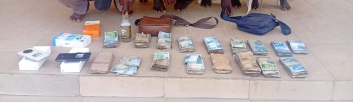 Police arrest 4 security impersonators, recover handcuffs, cash