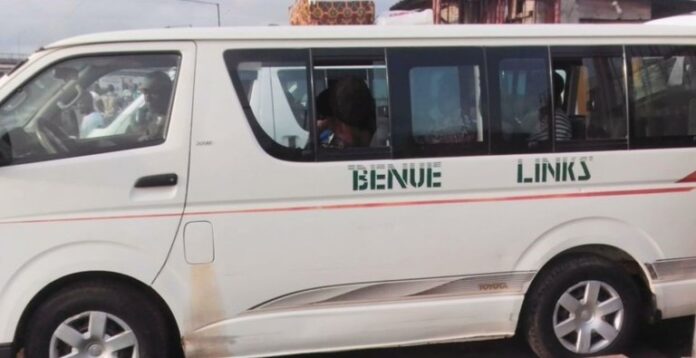 Police rescue 14 kidnapped passengers Police rescue 14 kidnapped passengers