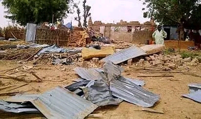 Windstorm kills 5, destroys over 1,400 houses Windstorm kills 5, destroys over 1,400 houses