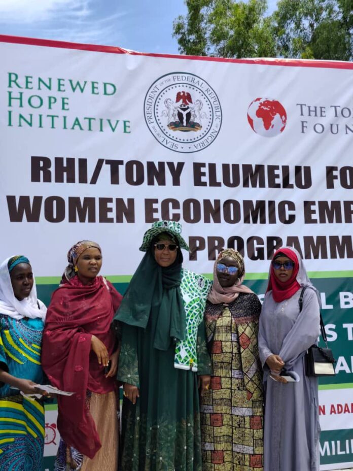 First Lady gives 500 women cash support to boost businesses in Bauchi