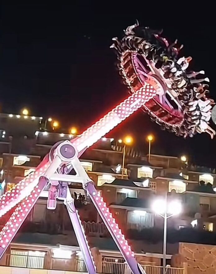 Screams, prayers as Saudi amusement park ride crashes on camera (Video) Screams, prayers as Saudi amusement park ride crashes on camera (Video)