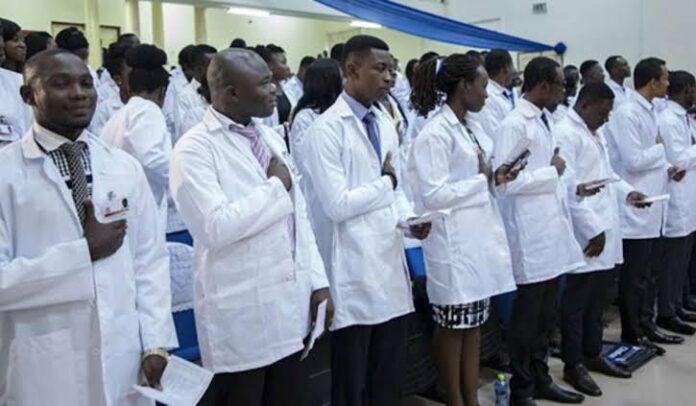 Resident doctors suspend strike, give FG additional two-week ultimatum Resident doctors suspend strike, give FG additional two-week ultimatum