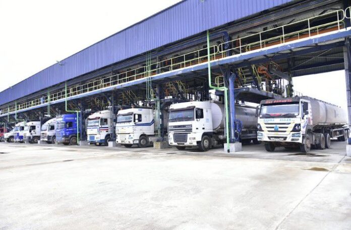 NUPENG vs Dangote: Fuel marketers beg Tinubu to avert Monday strike NUPENG vs Dangote: Fuel marketers beg Tinubu to avert Monday strike