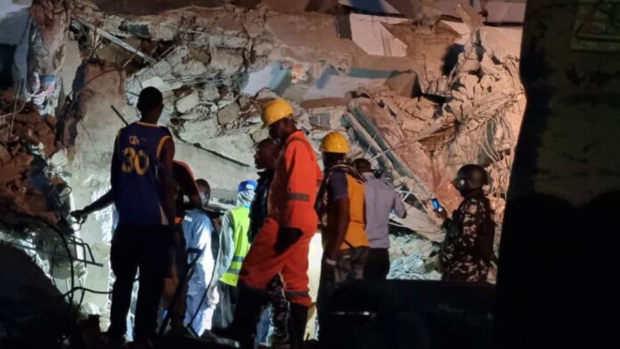 Tradegy as 3-storey building collapses in Lagos, 4 rescued Tradegy as 3-storey building collapses in Lagos, 4 rescued