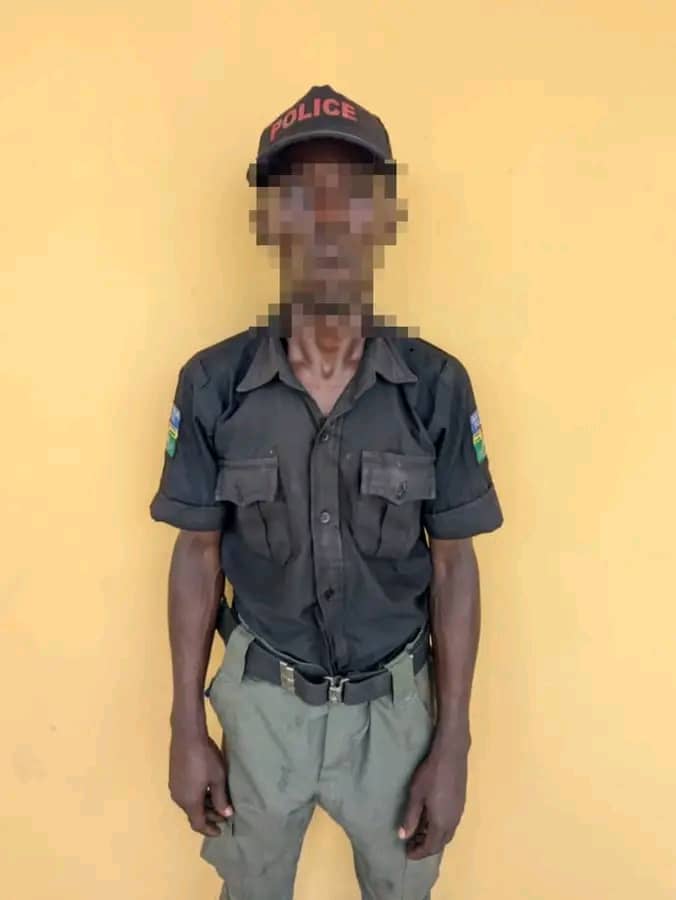 Man arrested for impersonating police officer, extortion Man arrested for impersonating police officer, extortion