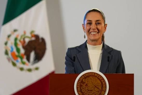Man arrested after attempting to grope and kiss Mexico’s first female President Man arrested after attempting to grope and kiss Mexico’s first female President