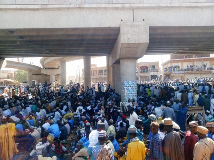 Thousands storm Bauchi for Sheikh Dahiru’s funeral