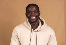 Verydarkman, Mr jollof engage in mid-air fight