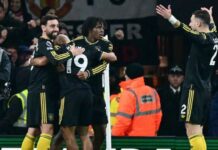 Manchester United snatch dramatic late victory to stall Arsenal’s title chase Manchester United snatch dramatic late victory to stall Arsenal’s title chase